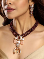 Necklace in gold tone brass with Jasper, Fresh Water Pearl, Kundan Polki, Cubic Zirconi, Rose Quartz, Synthetic Ruby, Mother Of Pearl