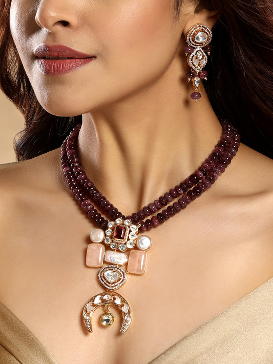 Necklace in gold tone brass with Jasper, Fresh Water Pearl, Kundan Polki, Cubic Zirconi, Rose Quartz, Synthetic Ruby, Mother Of Pearl