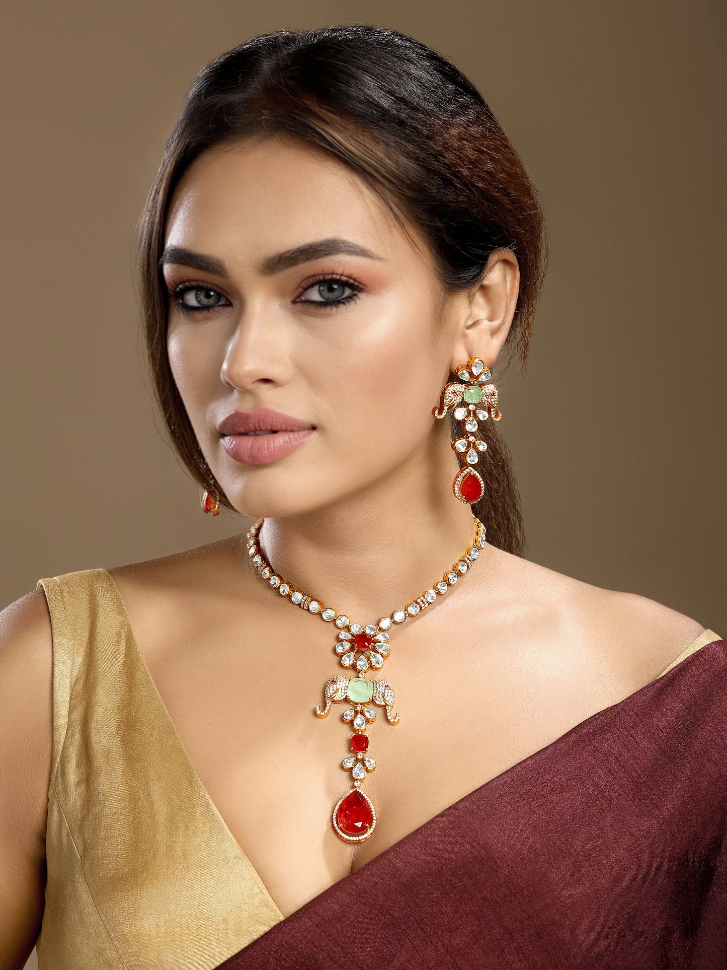 Necklace in gold tone brass with Cubic Zirconia, Moissanite Kundan Polki, Onyx, Synthetic Ruby