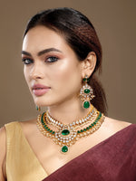 Choker in gold tone brass with Moissanite Kundan Polki, Cubic Zirconia, Pearls, Synthetic Emerald