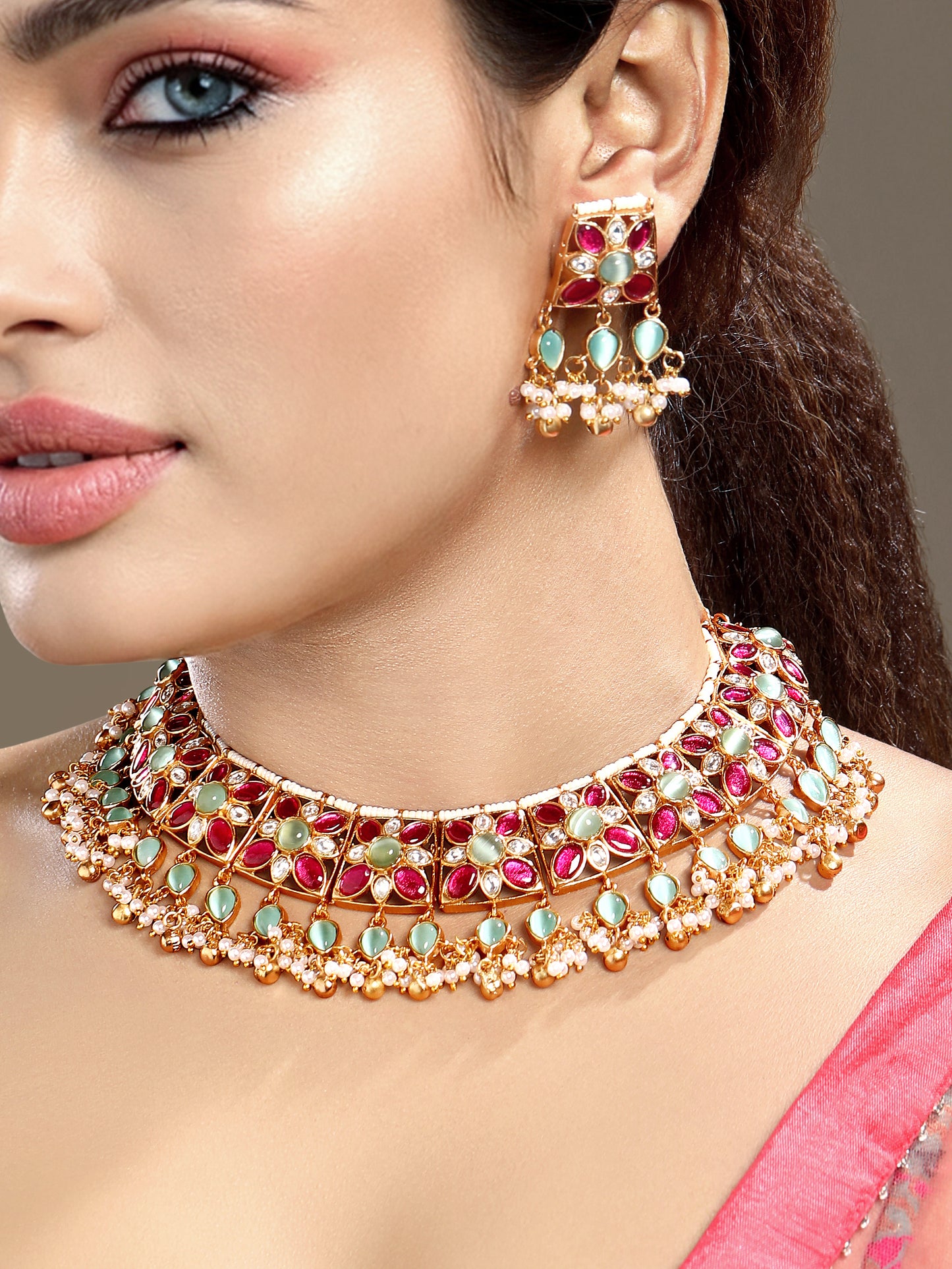 Choker in gold tone brass with Pearl, Moissanite Kundan Polki, Synthetic Ruby, Onyx