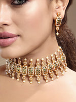 Choker in gold tone brass with Pearl, Synthetic Emerald