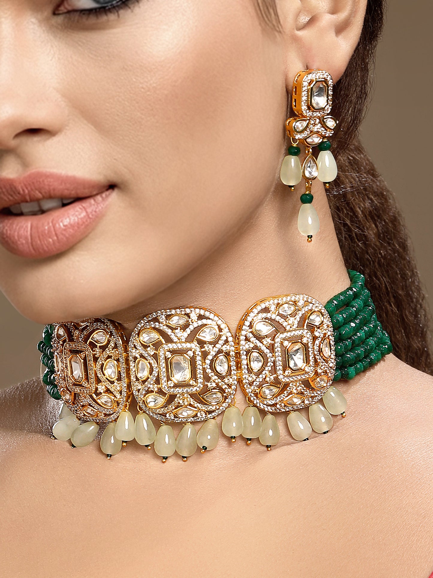 Choker in gold tone brass with Agate, Moissanite Kundan Polki, Cubic Zirconia, Onyx Tumbles