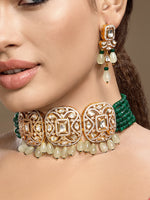 Choker in gold tone brass with Agate, Moissanite Kundan Polki, Cubic Zirconia, Onyx Tumbles