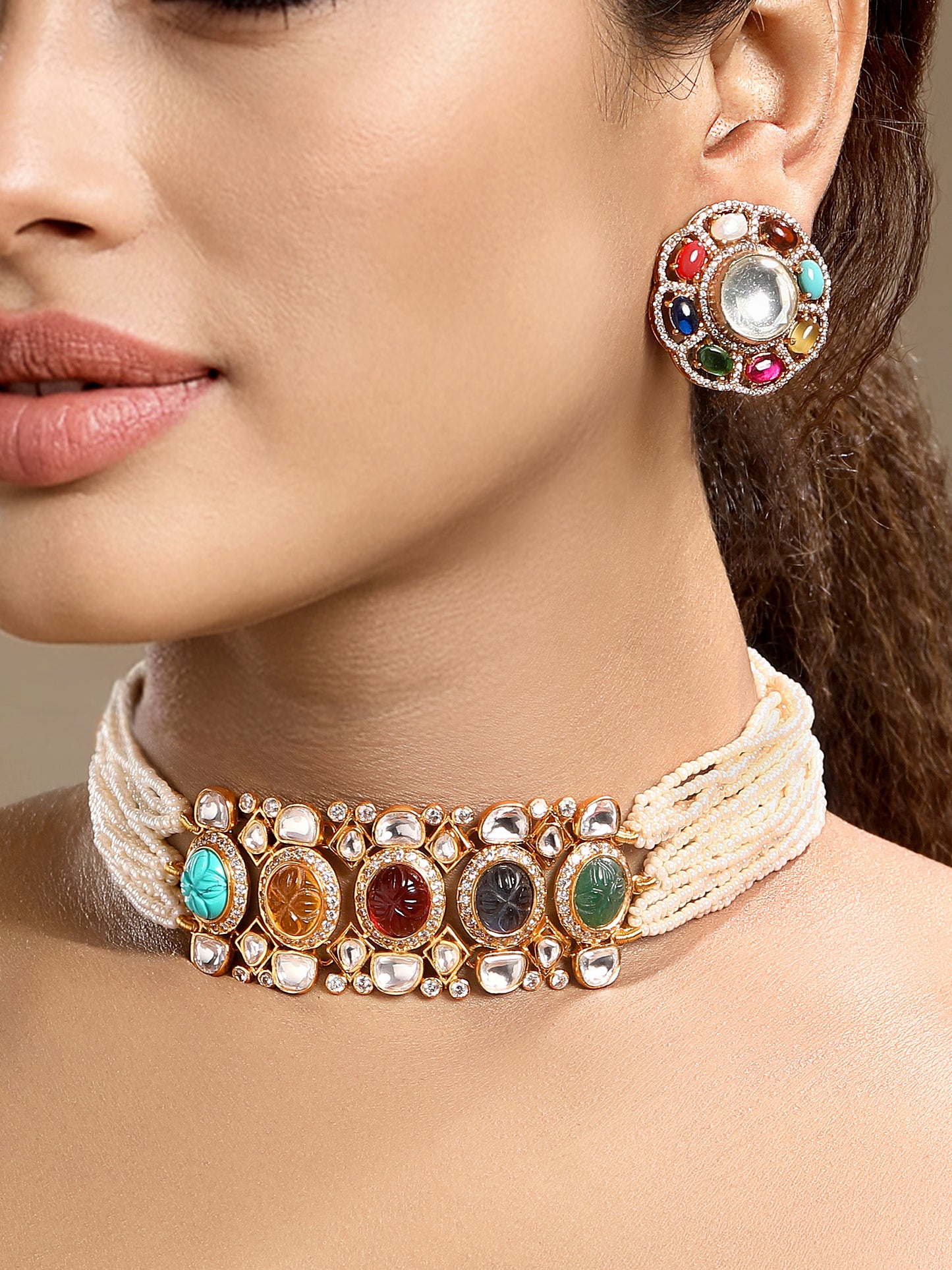 Choker in gold tone brass with Moissanite Kunda Polki, Cubic Zirconia, Onyx, Pearls