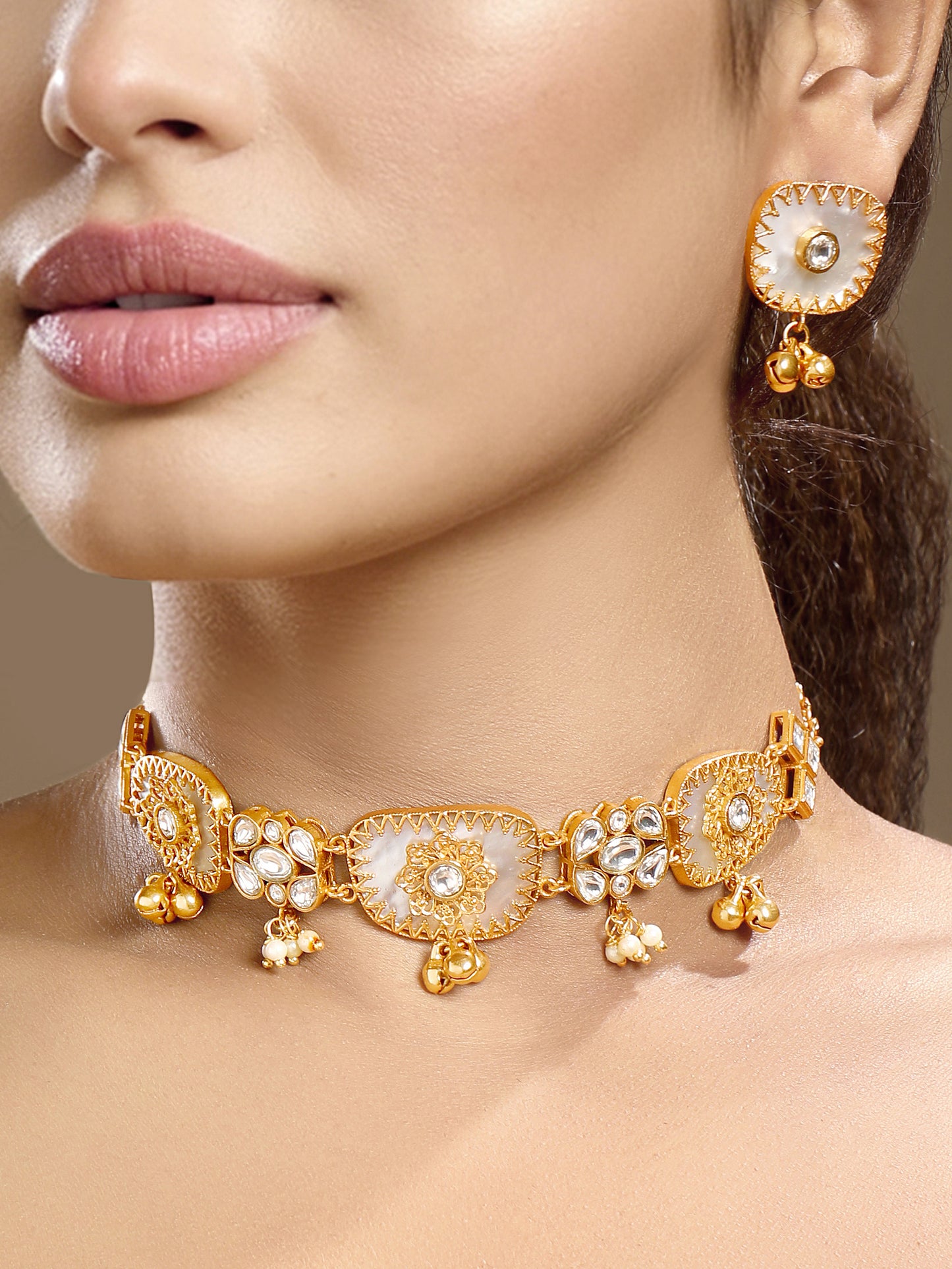 Choker in gold tone brass with Moissanite Kundan Polki, Mother Of Pearl, Pearls