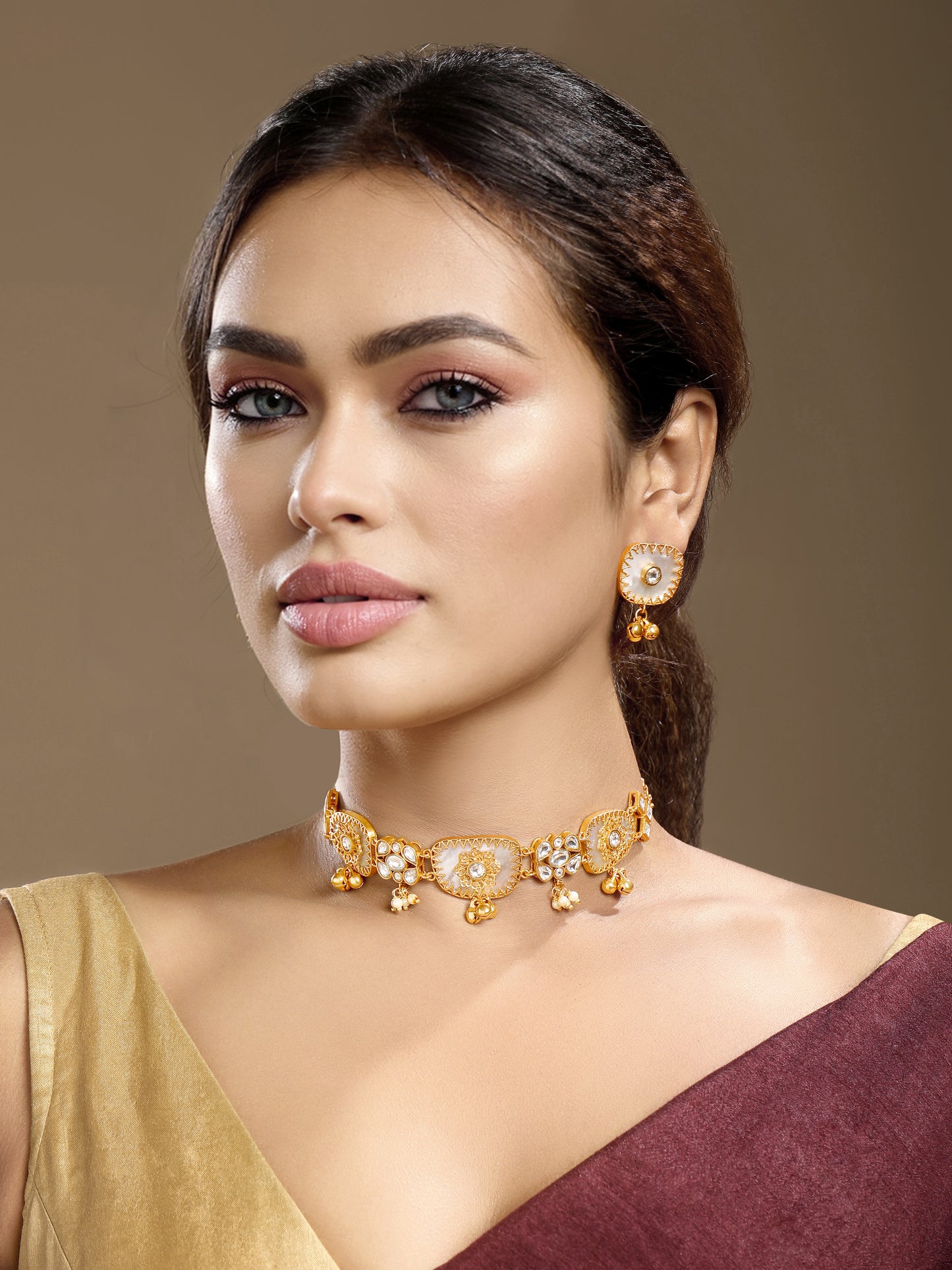 Choker in gold tone brass with Moissanite Kundan Polki, Mother Of Pearl, Pearls