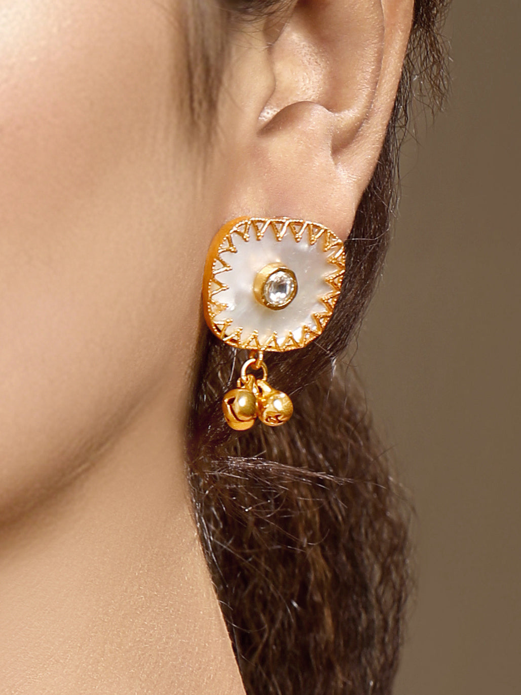 Choker in gold tone brass with Moissanite Kundan Polki, Mother Of Pearl, Pearls