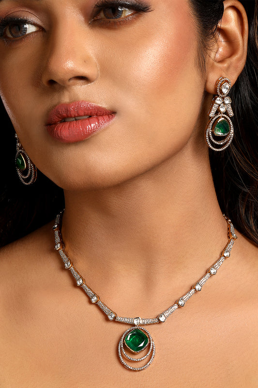 Short Necklace in gold tone brass with Kundan Polki, Zircon Diamond, Synthetic Emerald Have Been Used