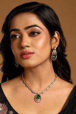 Short Necklace in gold tone brass with Kundan Polki, Zircon Diamond, Synthetic Emerald Have Been Used