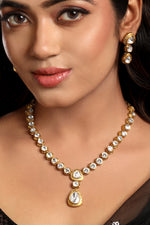 Short Necklace in antique gold tone brass with Mgpb, Kundan Polki