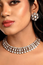 Choker in gold tone brass with Kundan Polki, Zircone Diamond
