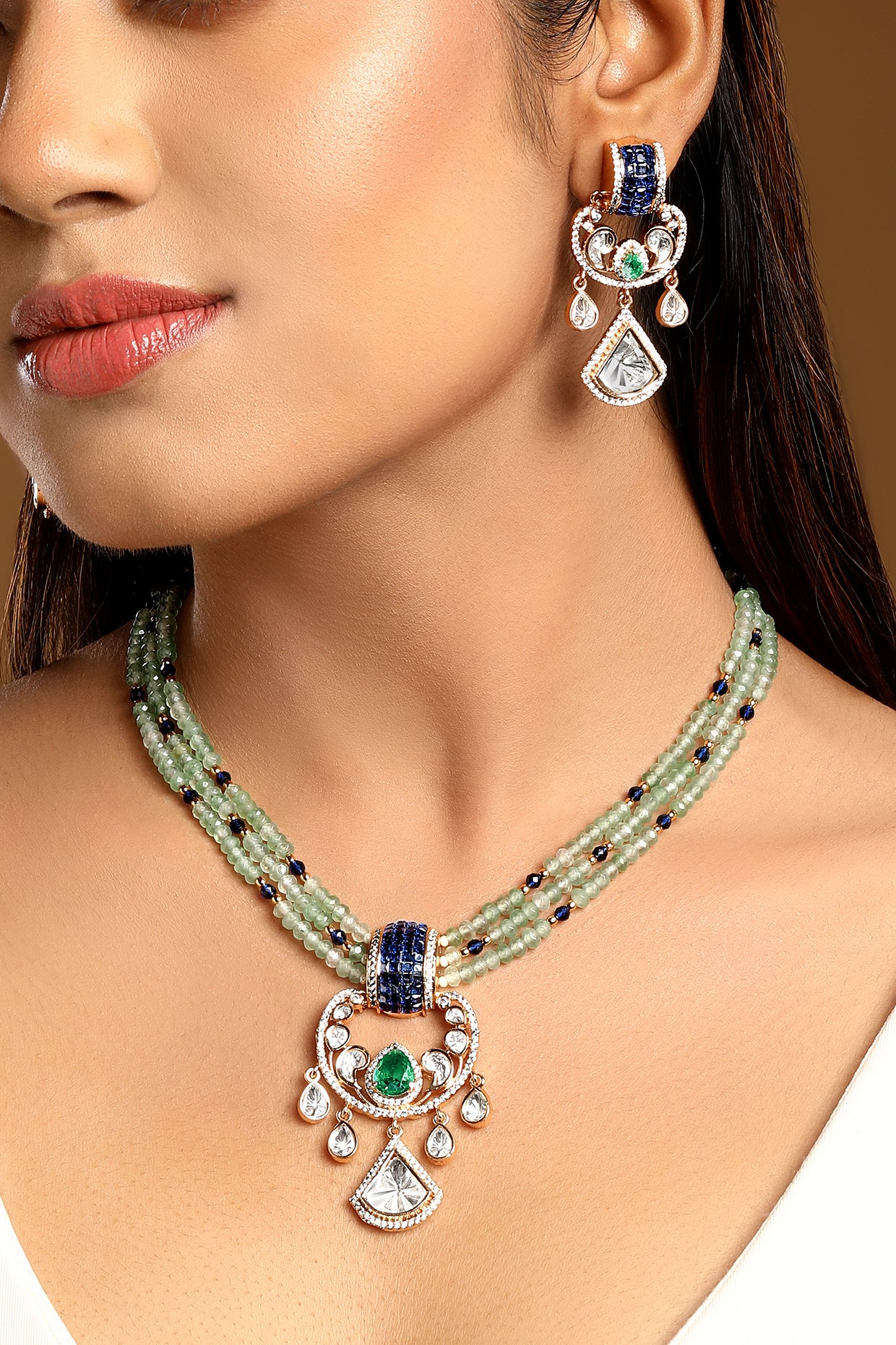 Short Necklace in gold tone brass with Mgpb, Cubic Zirconia, Agate, Mossonite Kundan Polki, Synthetic Stone